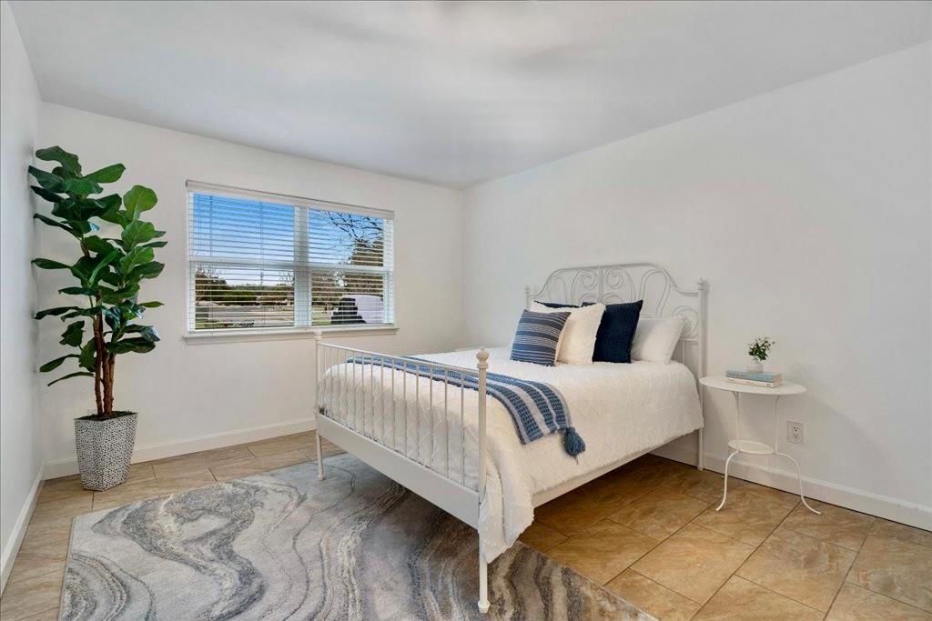 18231 Lakepoint Cv Property Photo 12
