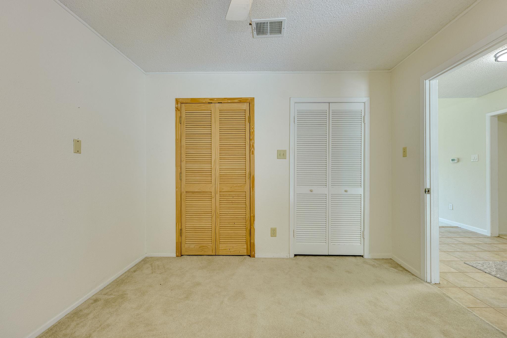 1015 Huntridge Dr Property Photo 7
