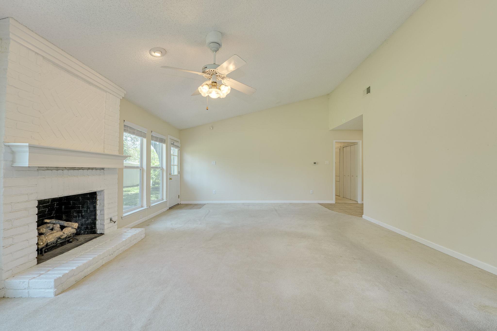 1015 Huntridge Dr Property Photo 10
