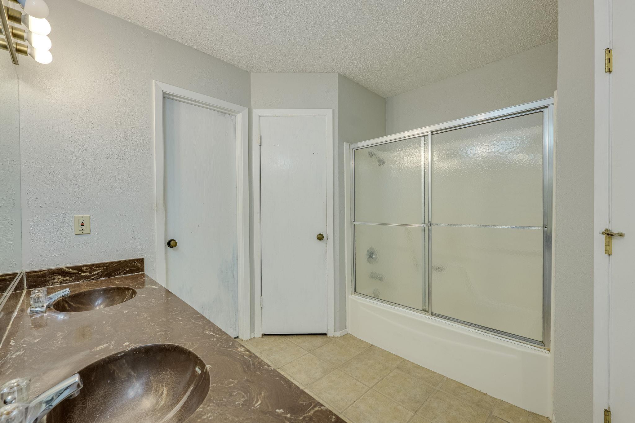 1015 Huntridge Dr Property Photo 25