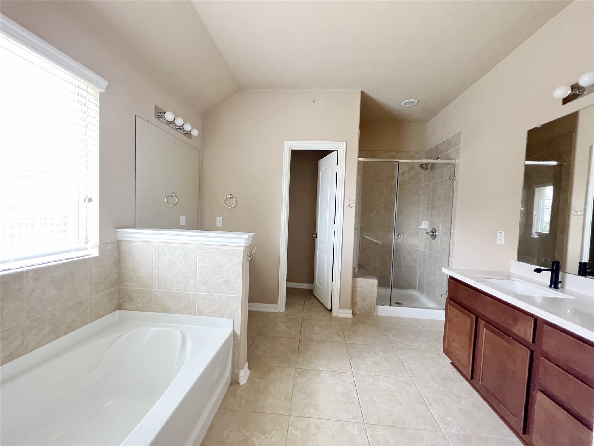 1817 Greyleaf Path Property Photo 12