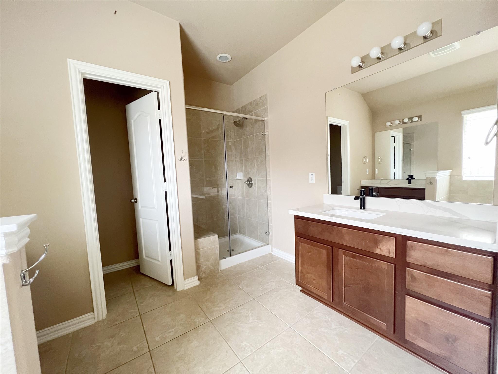 1817 Greyleaf Path Property Photo 13