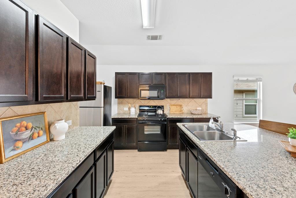 11305 Malta Dr Property Photo 9