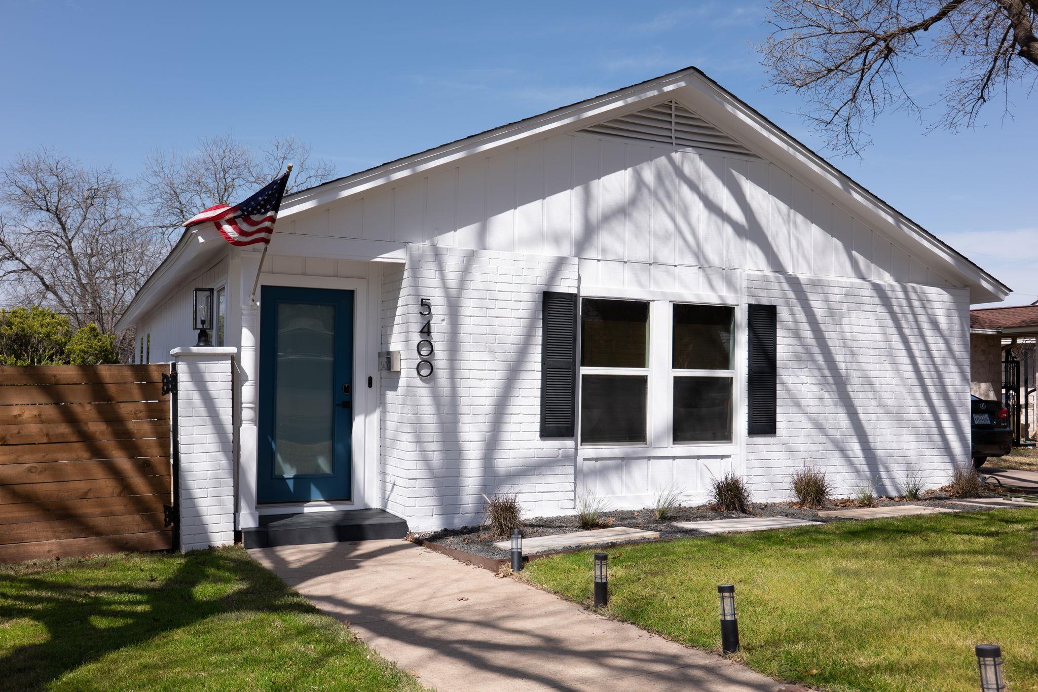 5400 Grover Ave Property Photo