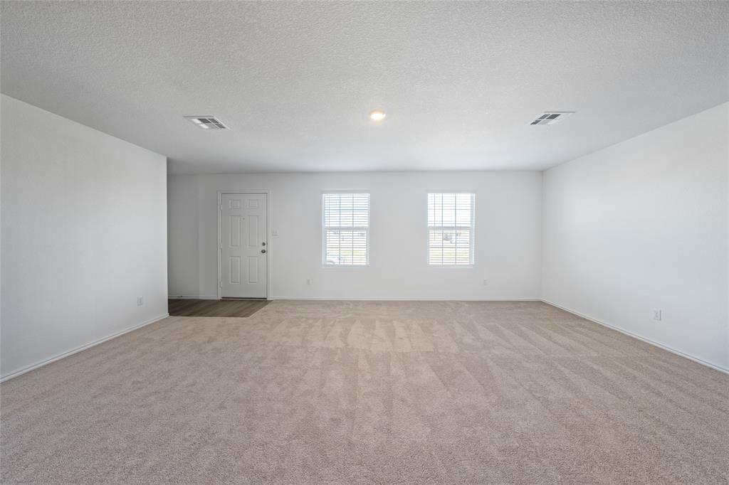 1131 Largemouth Ln Property Photo 4