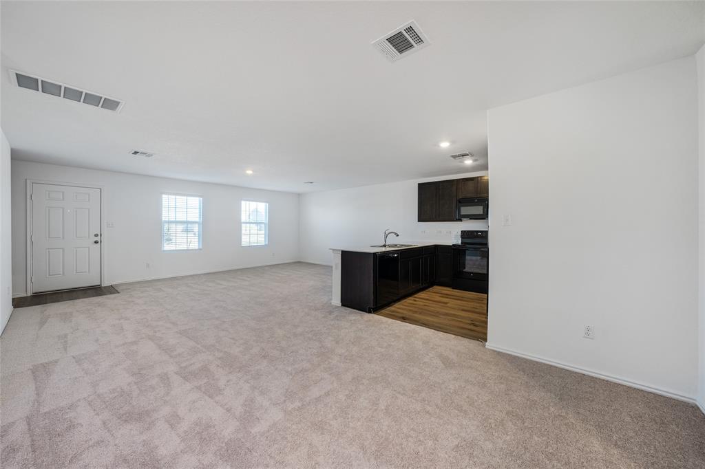 1131 Largemouth Ln Property Photo 5