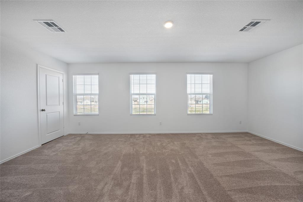 1131 Largemouth Ln Property Photo 6