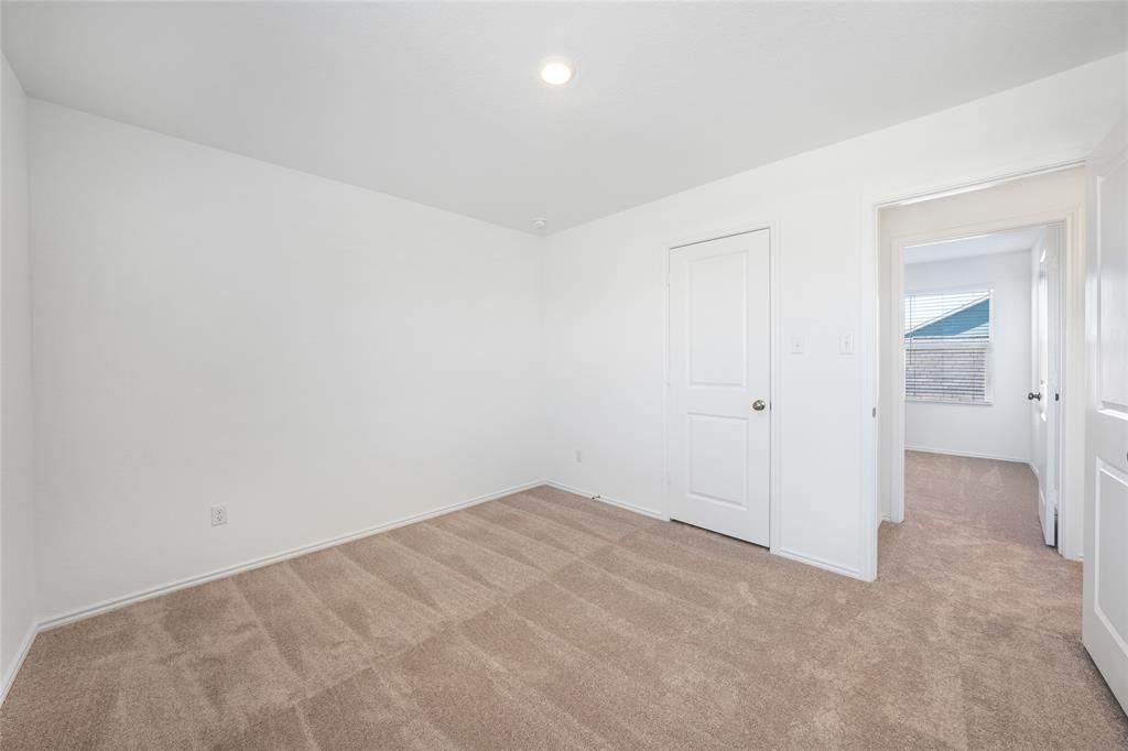1131 Largemouth Ln Property Photo 8