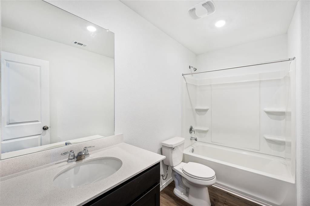 1131 Largemouth Ln Property Photo 12
