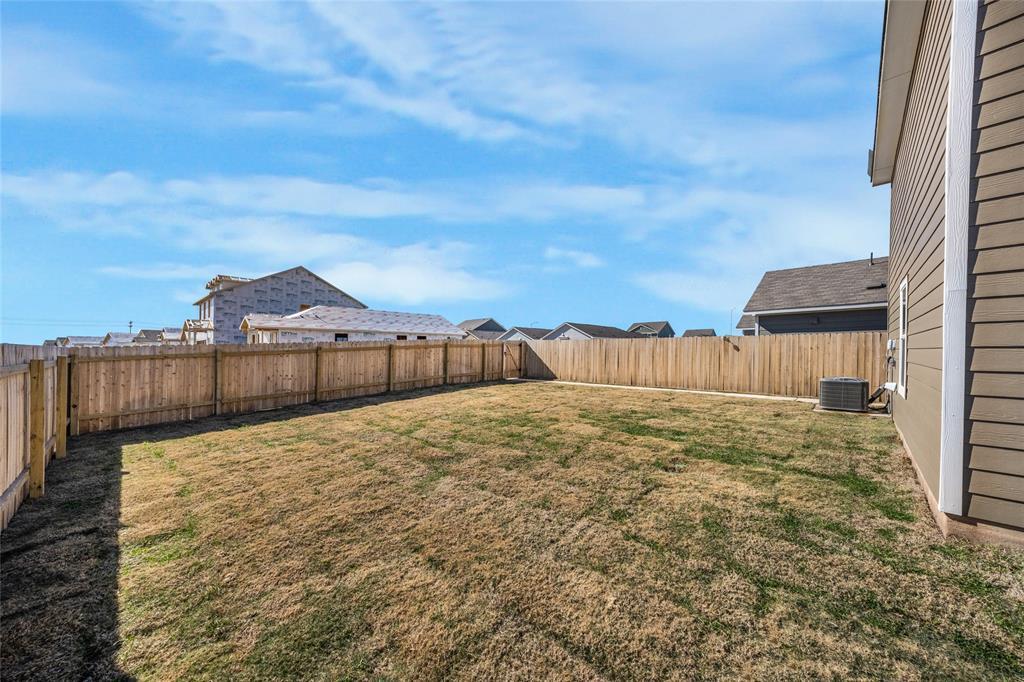 1131 Largemouth Ln Property Photo 14