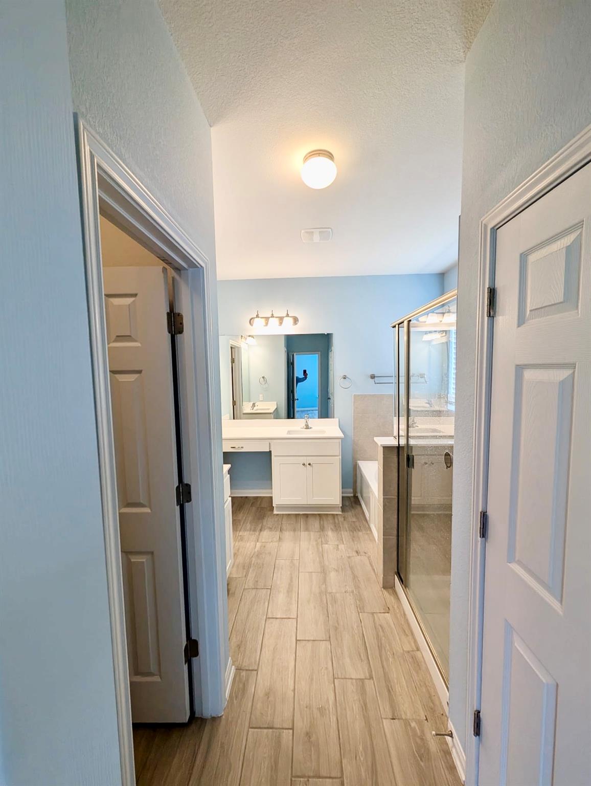 824 Falkland Trce Property Photo 3