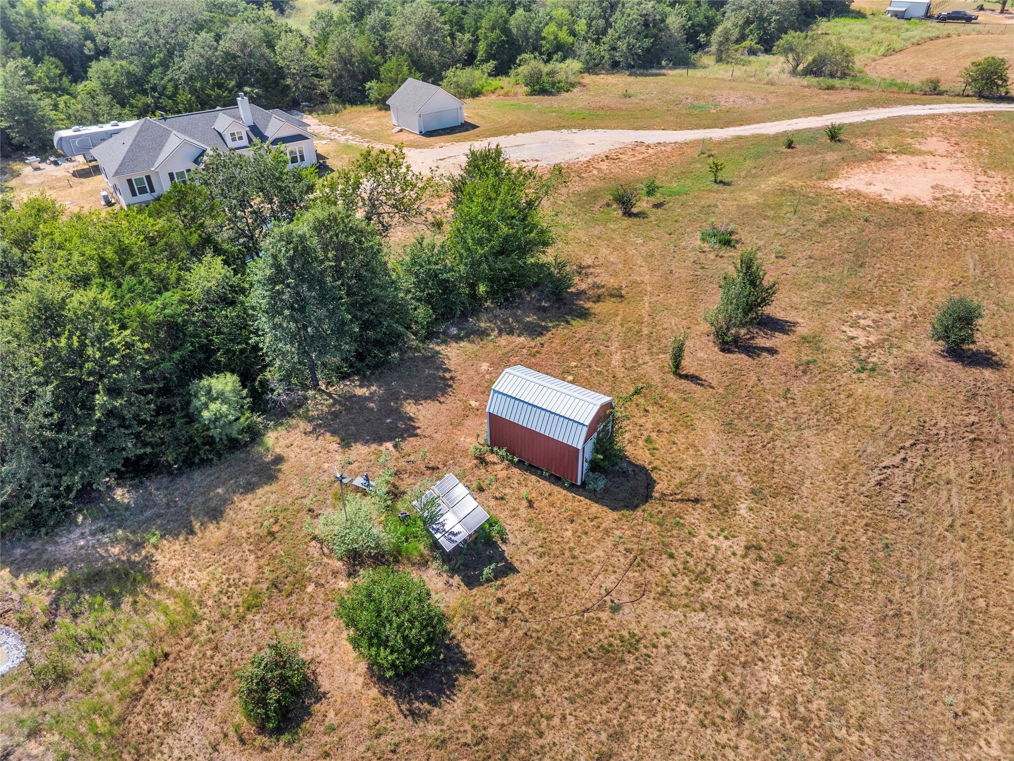 668 Fairview Dr Property Photo 3