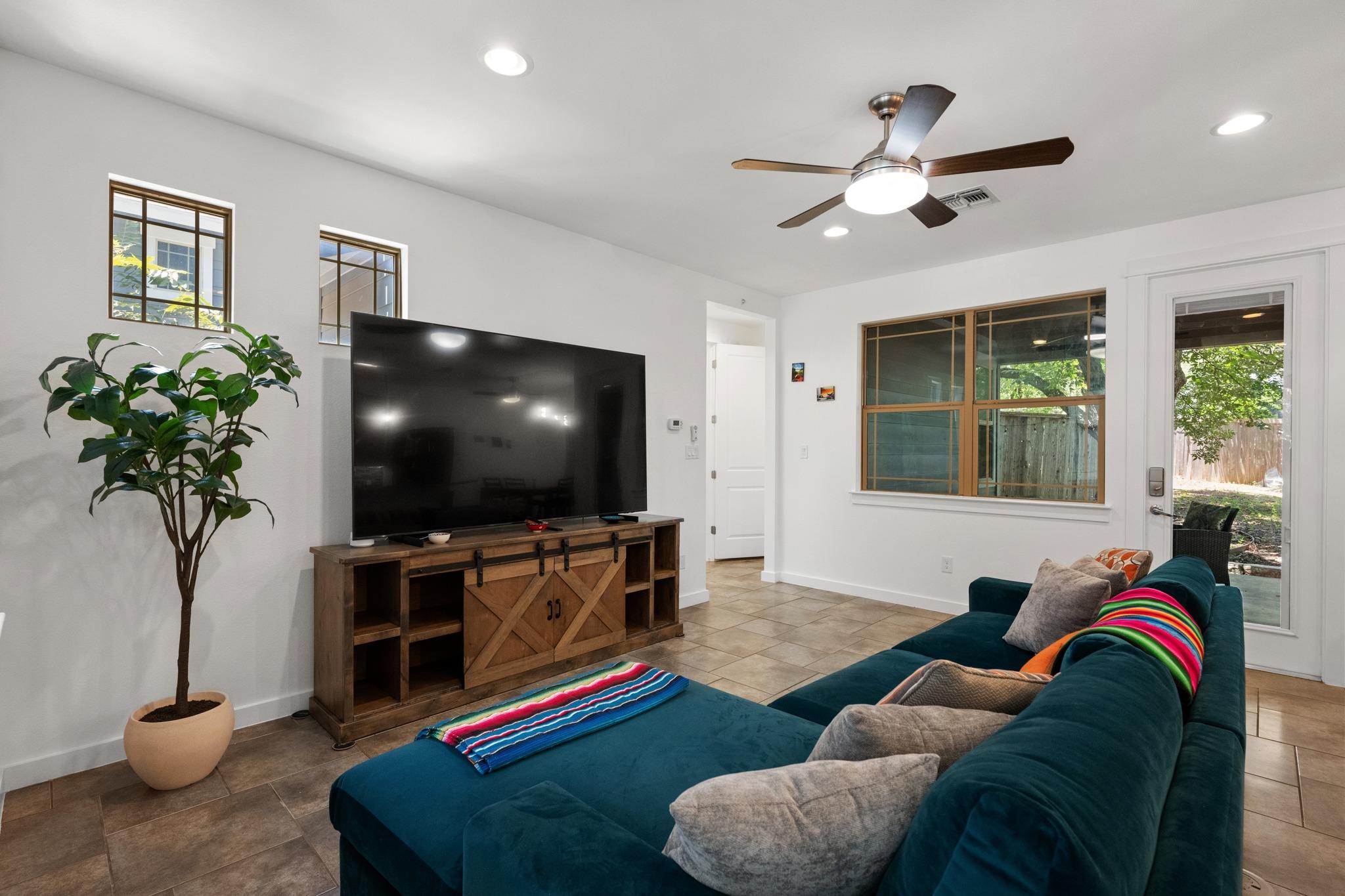 2208 Schriber St #b Property Photo 3