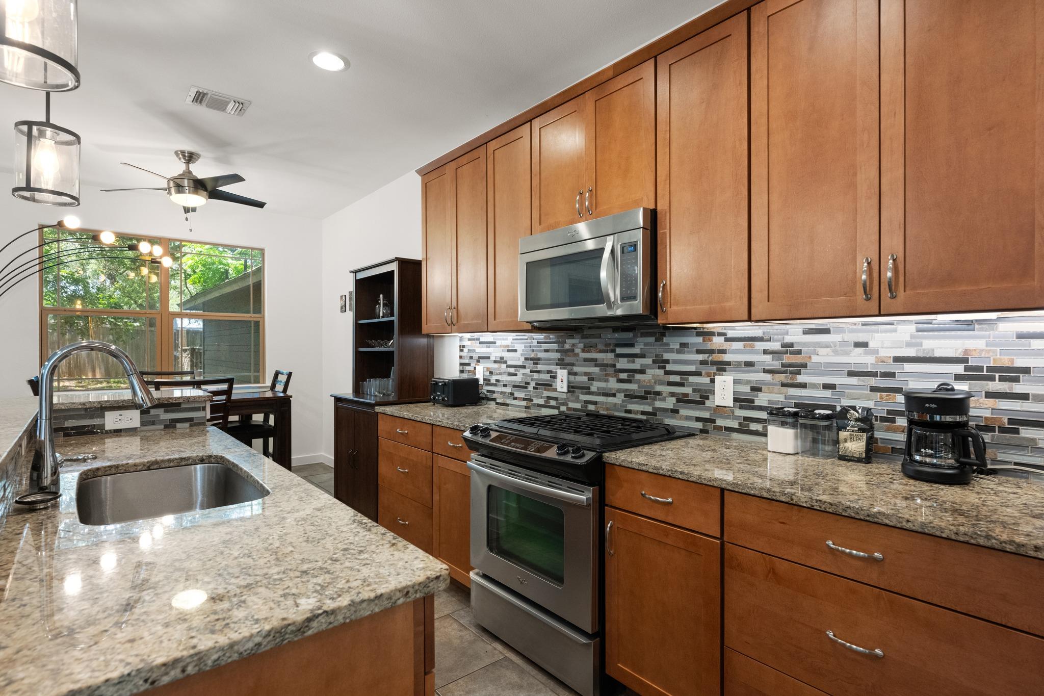 2208 Schriber St #b Property Photo 12