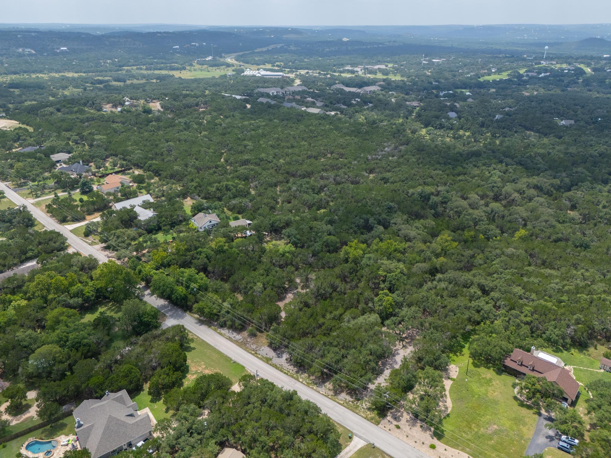401 Mountain Crest Dr Property Photo 3