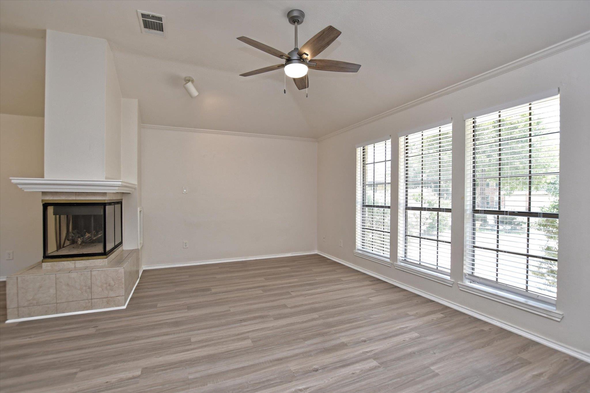 1705 Laurel Ln Property Photo 6