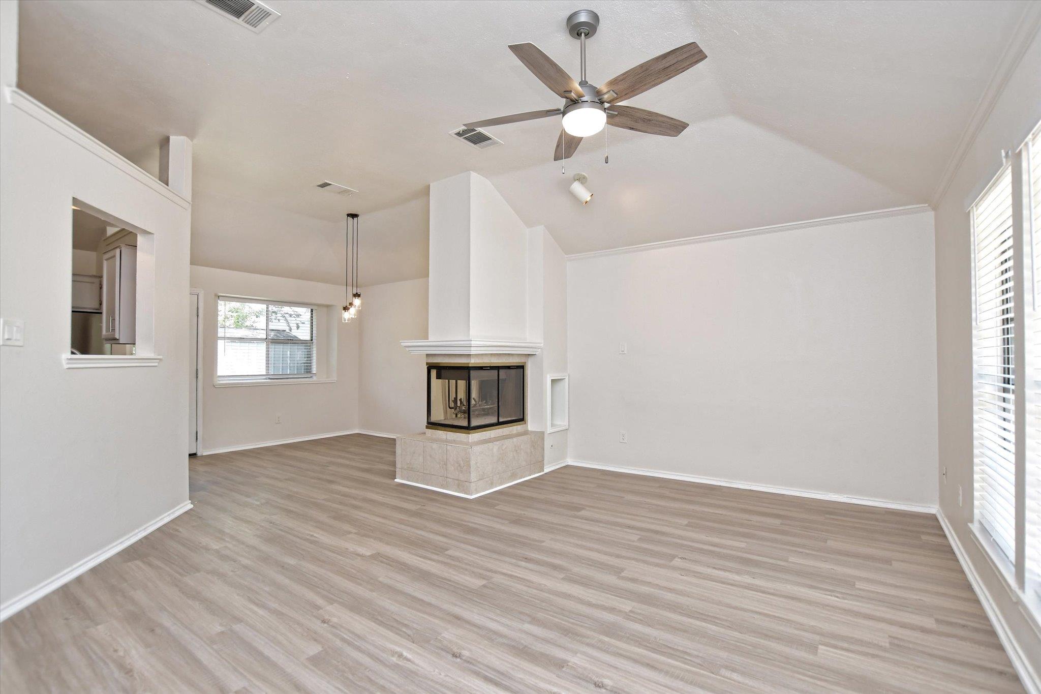 1705 Laurel Ln Property Photo 8