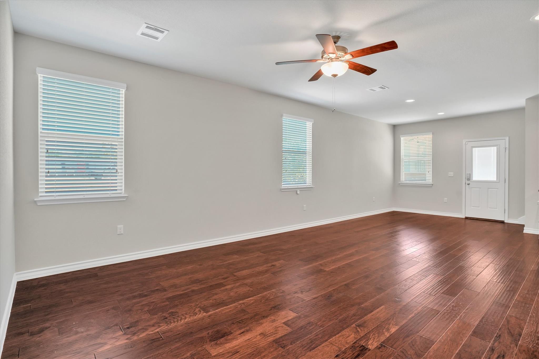 5412 Golden Canary Ln Property Photo 6