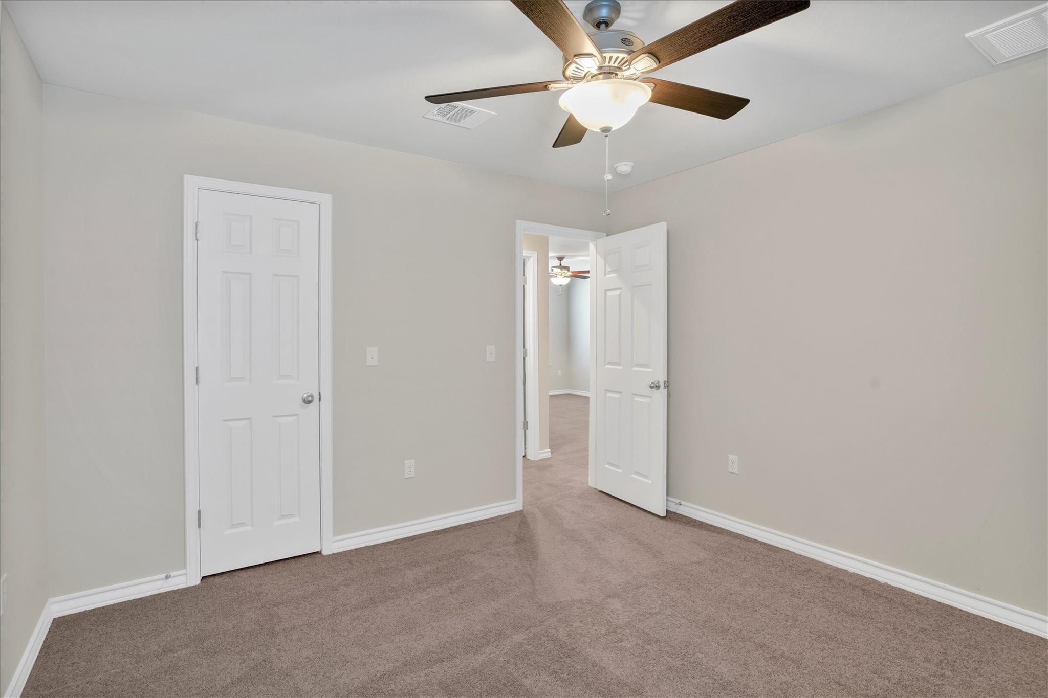 5412 Golden Canary Ln Property Photo 17