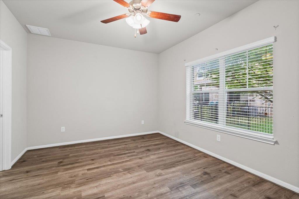 516 E Slaughter Ln #2104 Property Photo 5