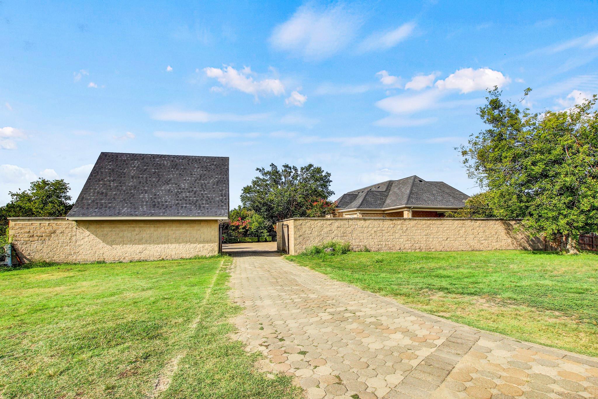 13628 Gregg Manor Rd Property Photo 3