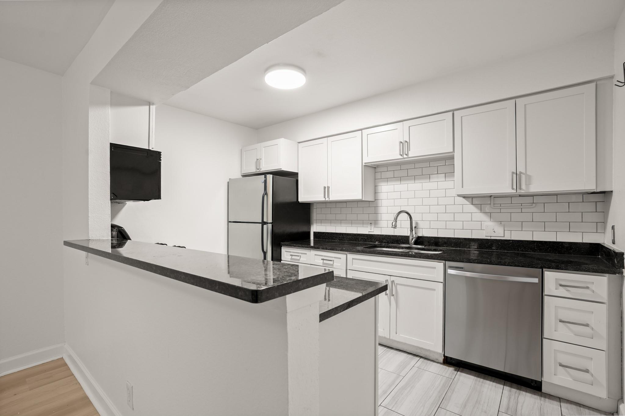 2020 S Congress Ave #2102 Property Photo 3