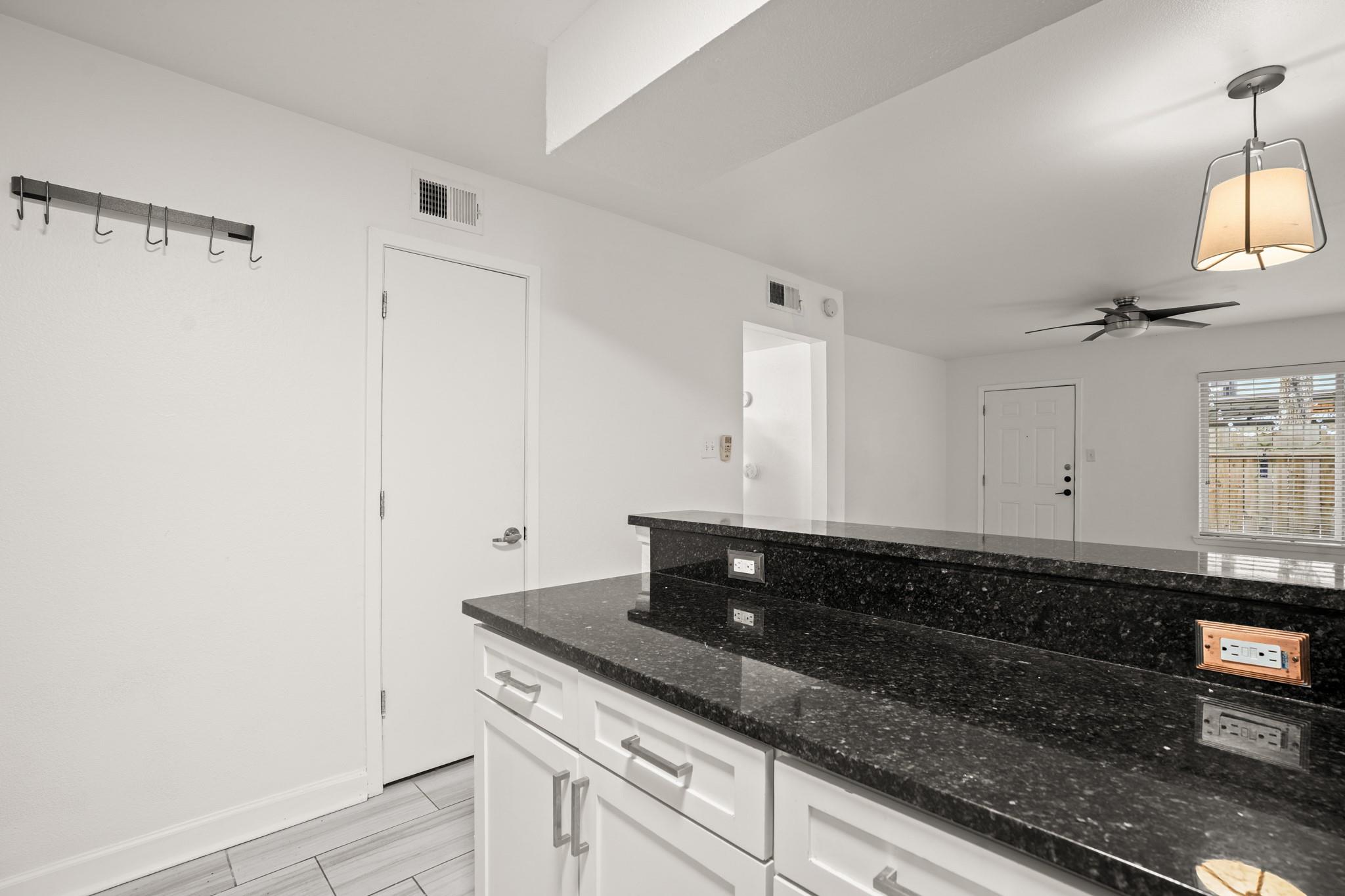 2020 S Congress Ave #2102 Property Photo 6