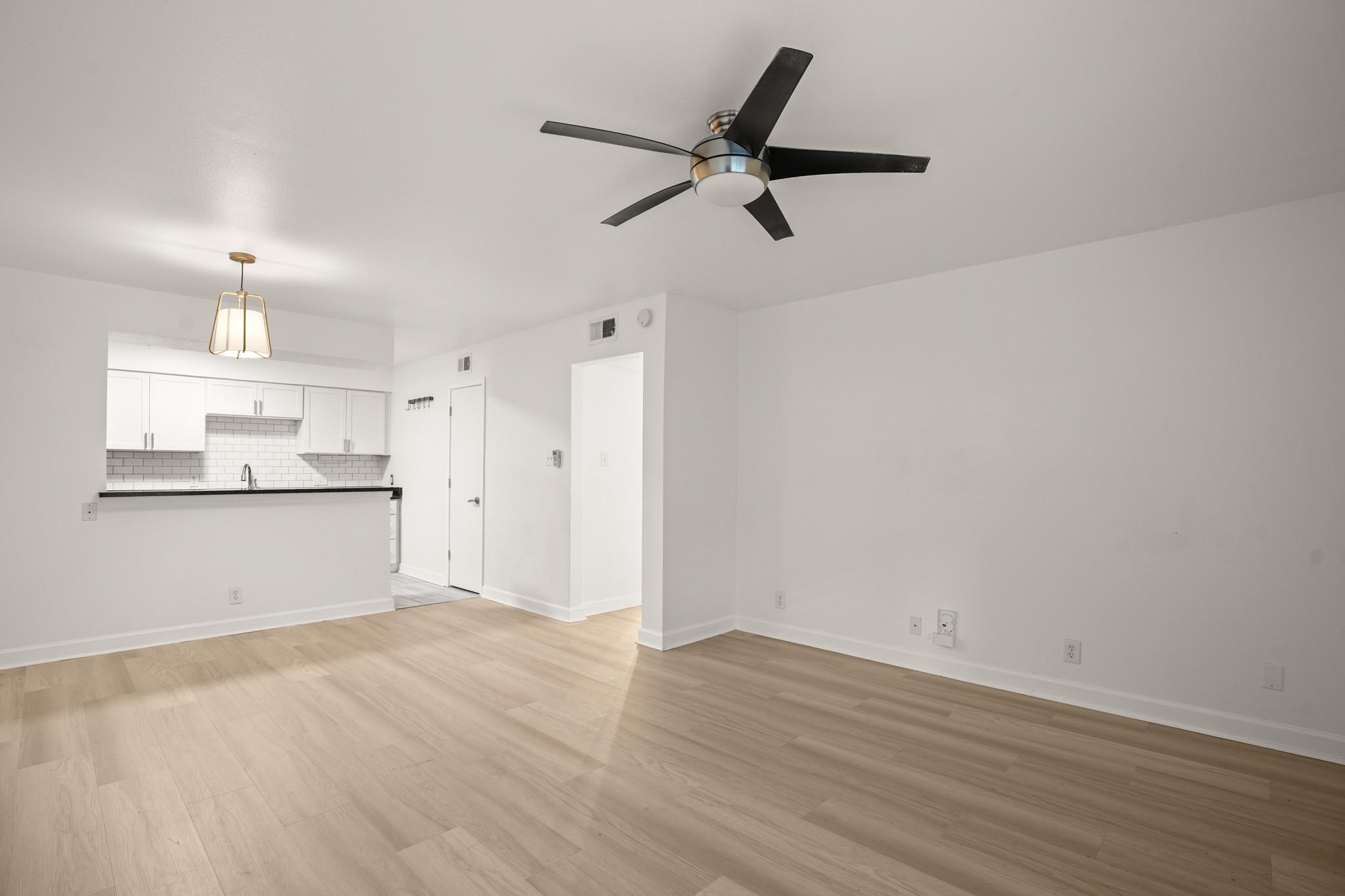 2020 S Congress Ave #2102 Property Photo 7