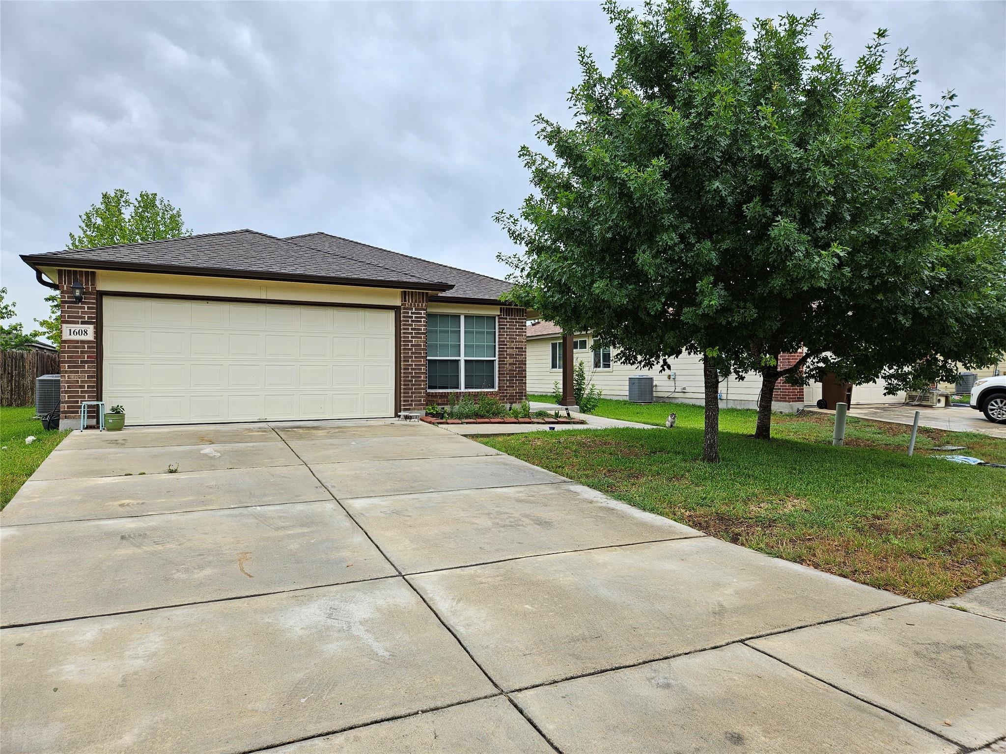 1608 Monte Vista Dr Property Photo 1