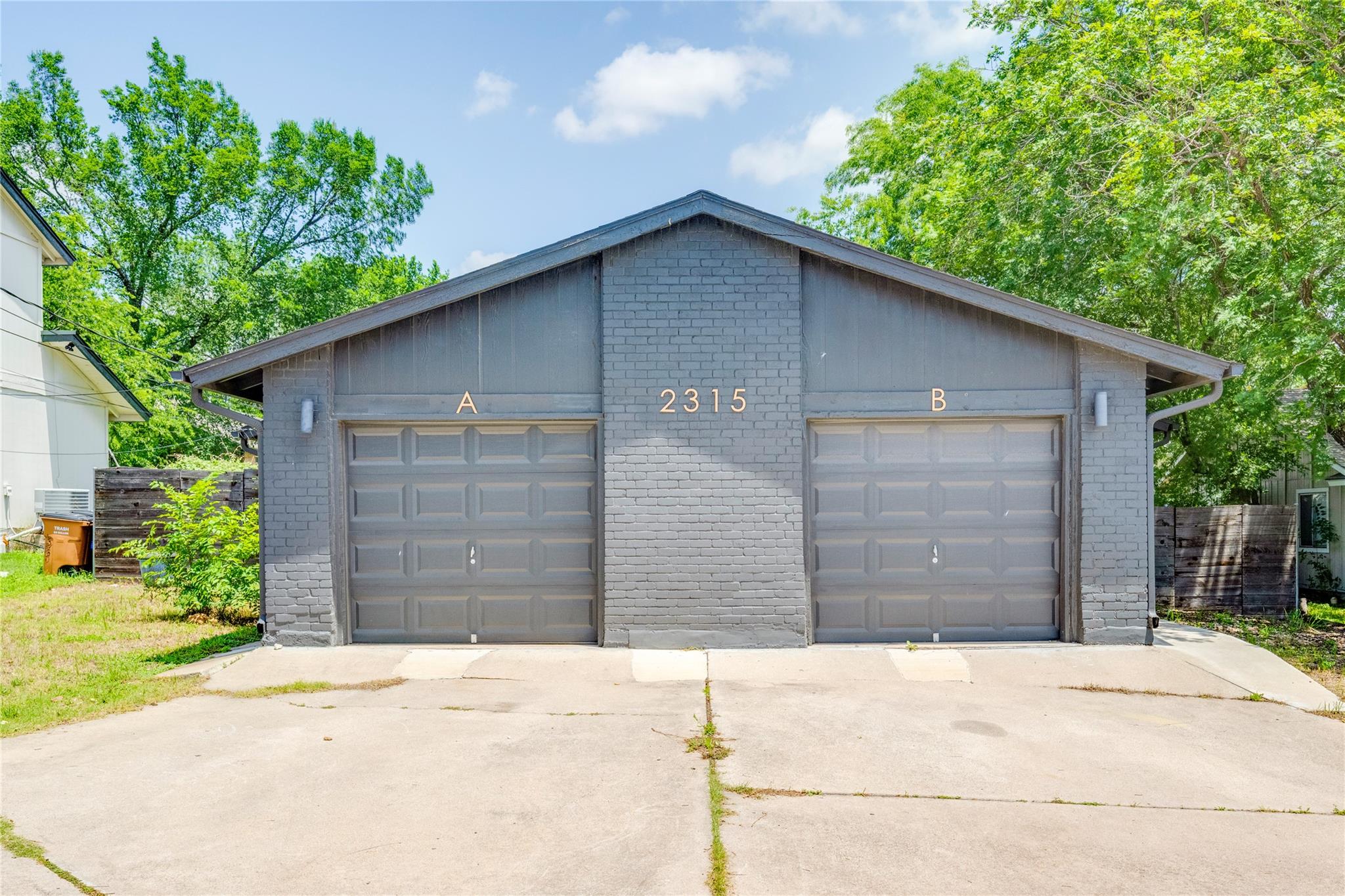 2315 Burleson Rd Property Photo 1