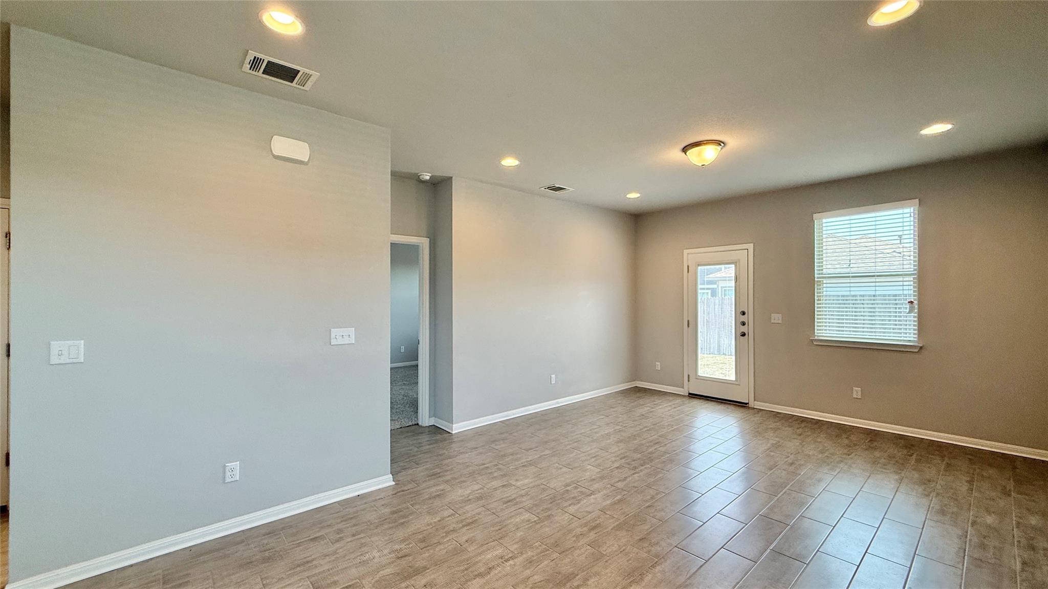 12411 Zenyatta Dr Property Photo 4