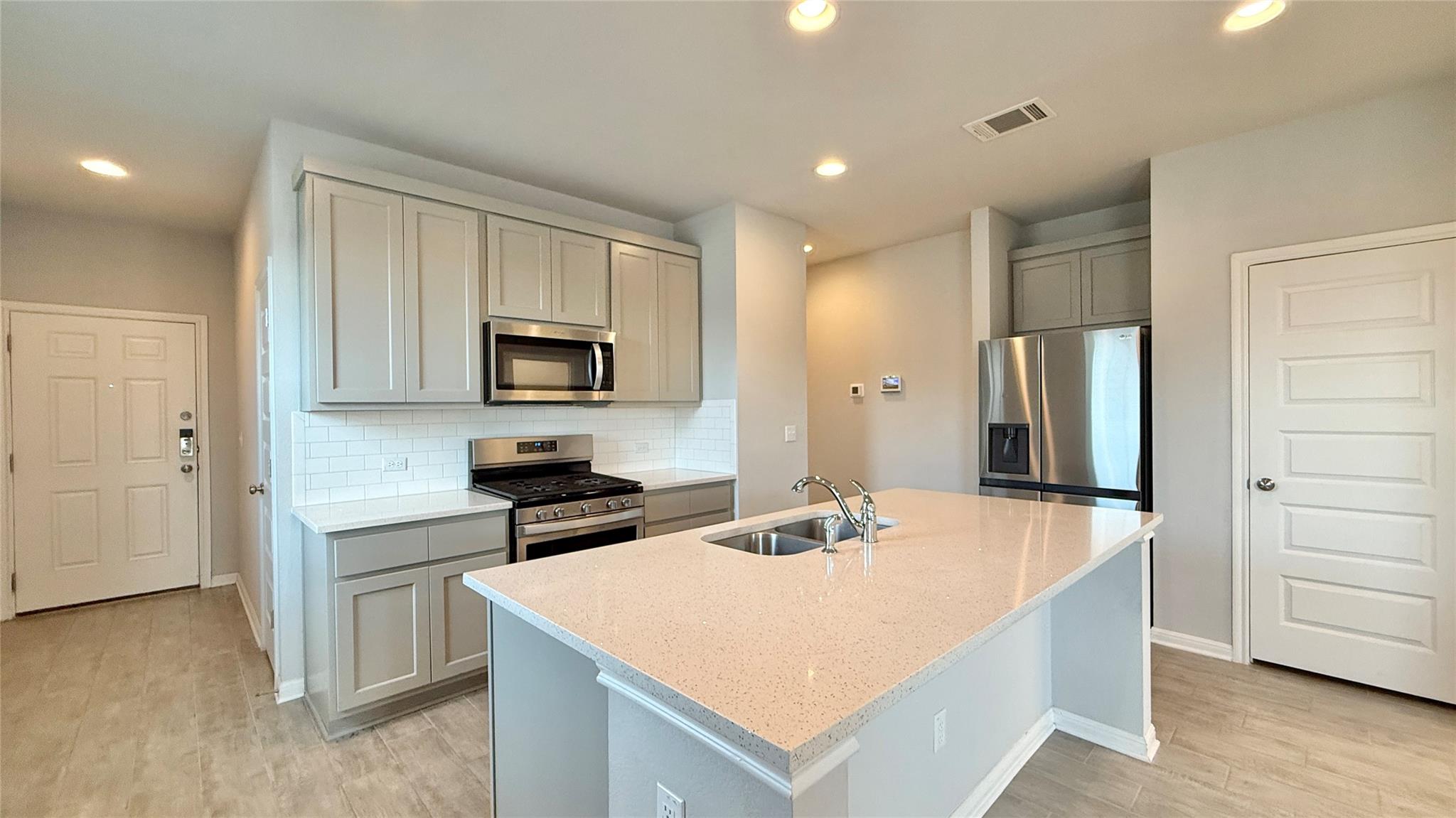 12411 Zenyatta Dr Property Photo 6