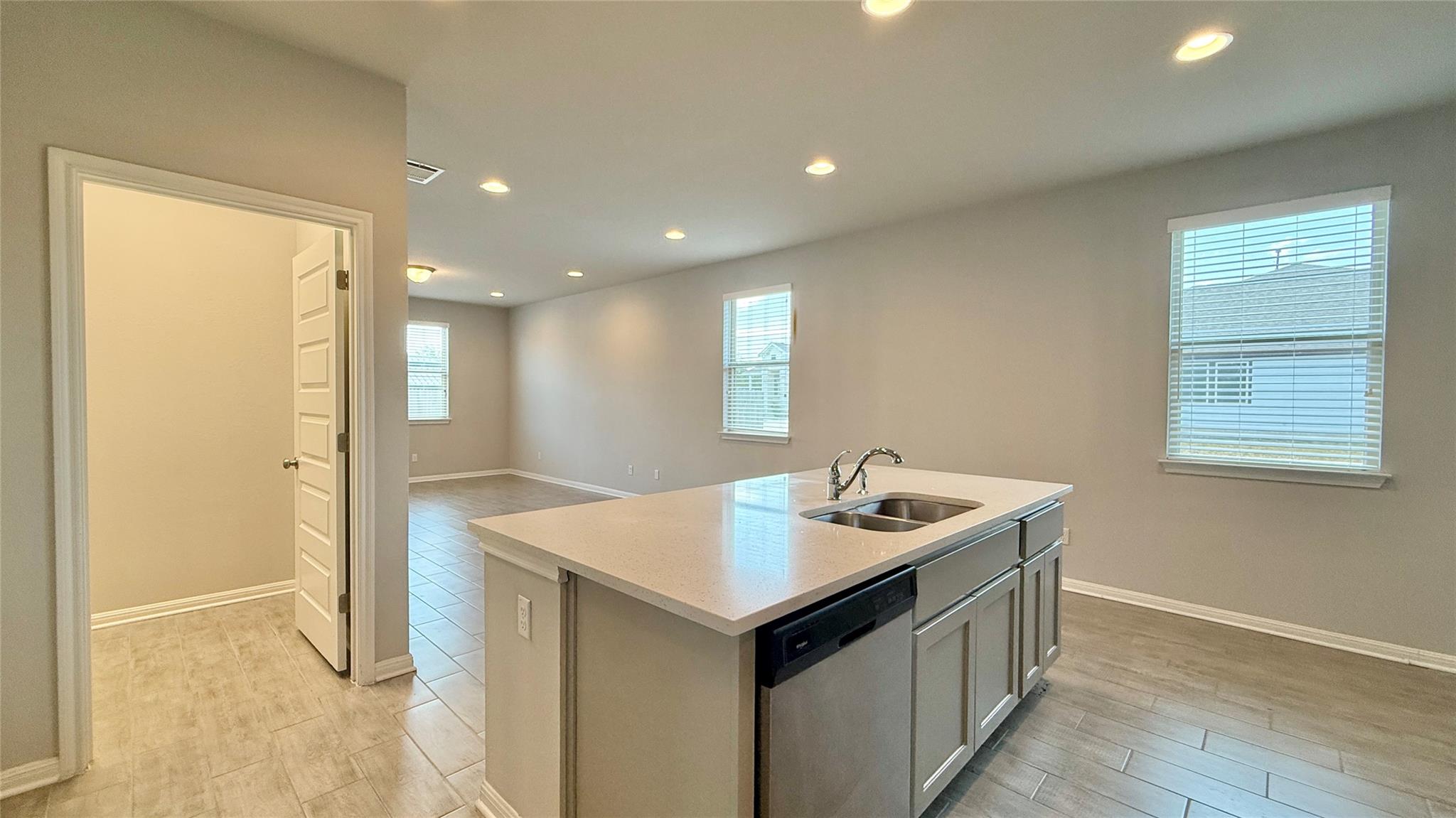 12411 Zenyatta Dr Property Photo 8