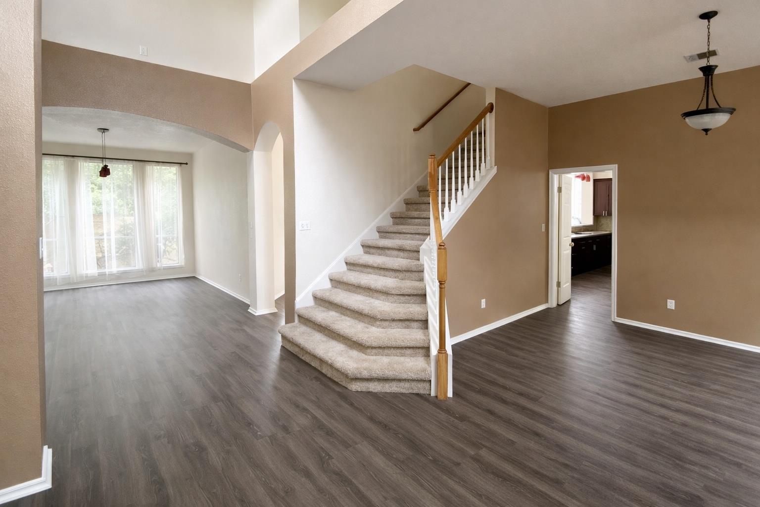 1718 Bow Ridge Dr Property Photo 2