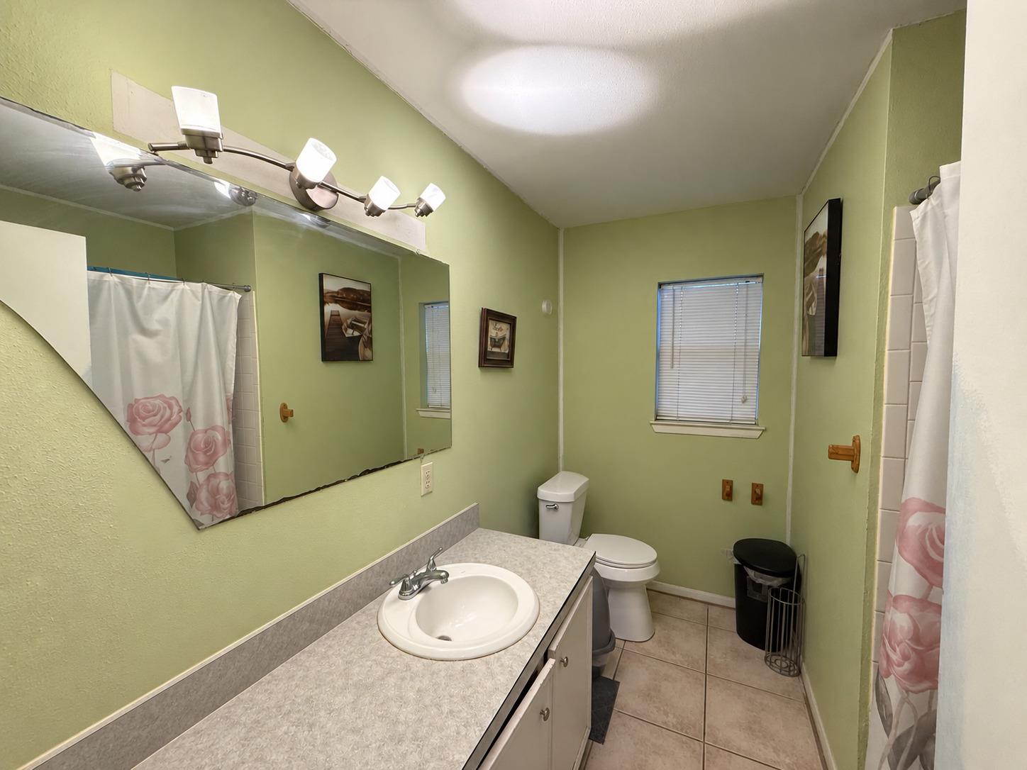 1210 Delano St Property Photo 12