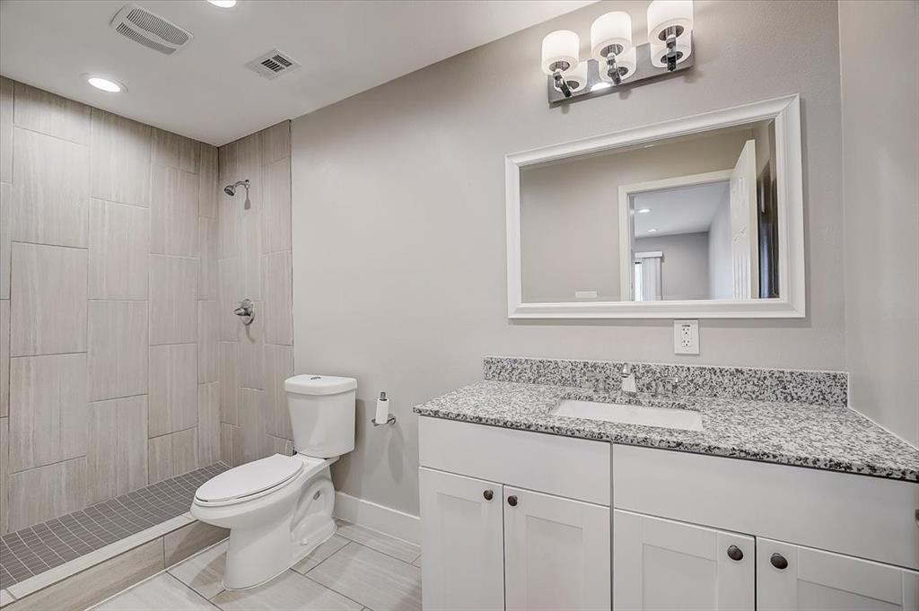 935 La Posada Dr #222 Property Photo 12