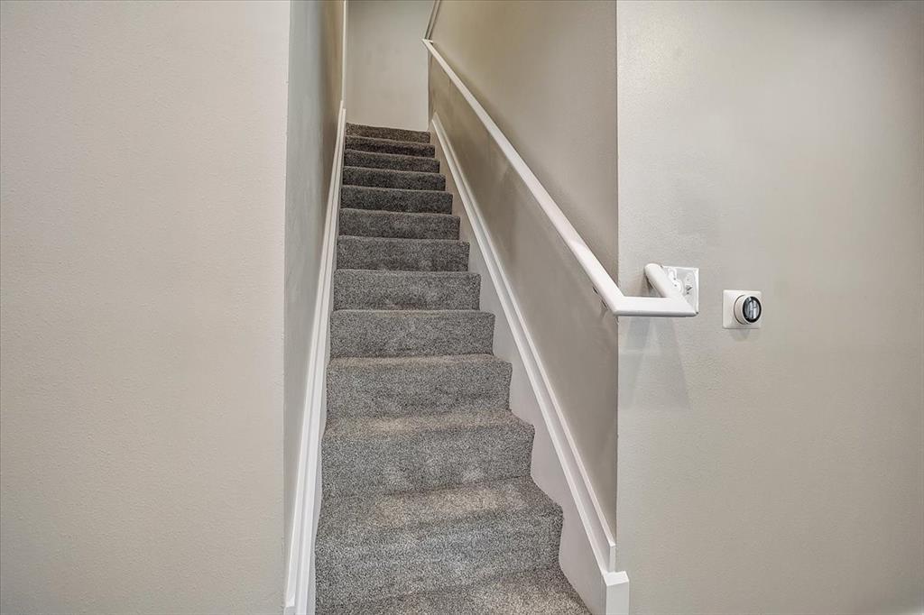 935 La Posada Dr #222 Property Photo 14