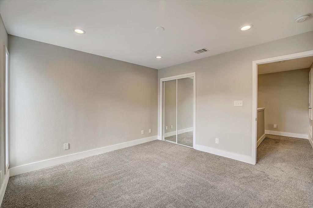 935 La Posada Dr #222 Property Photo 19