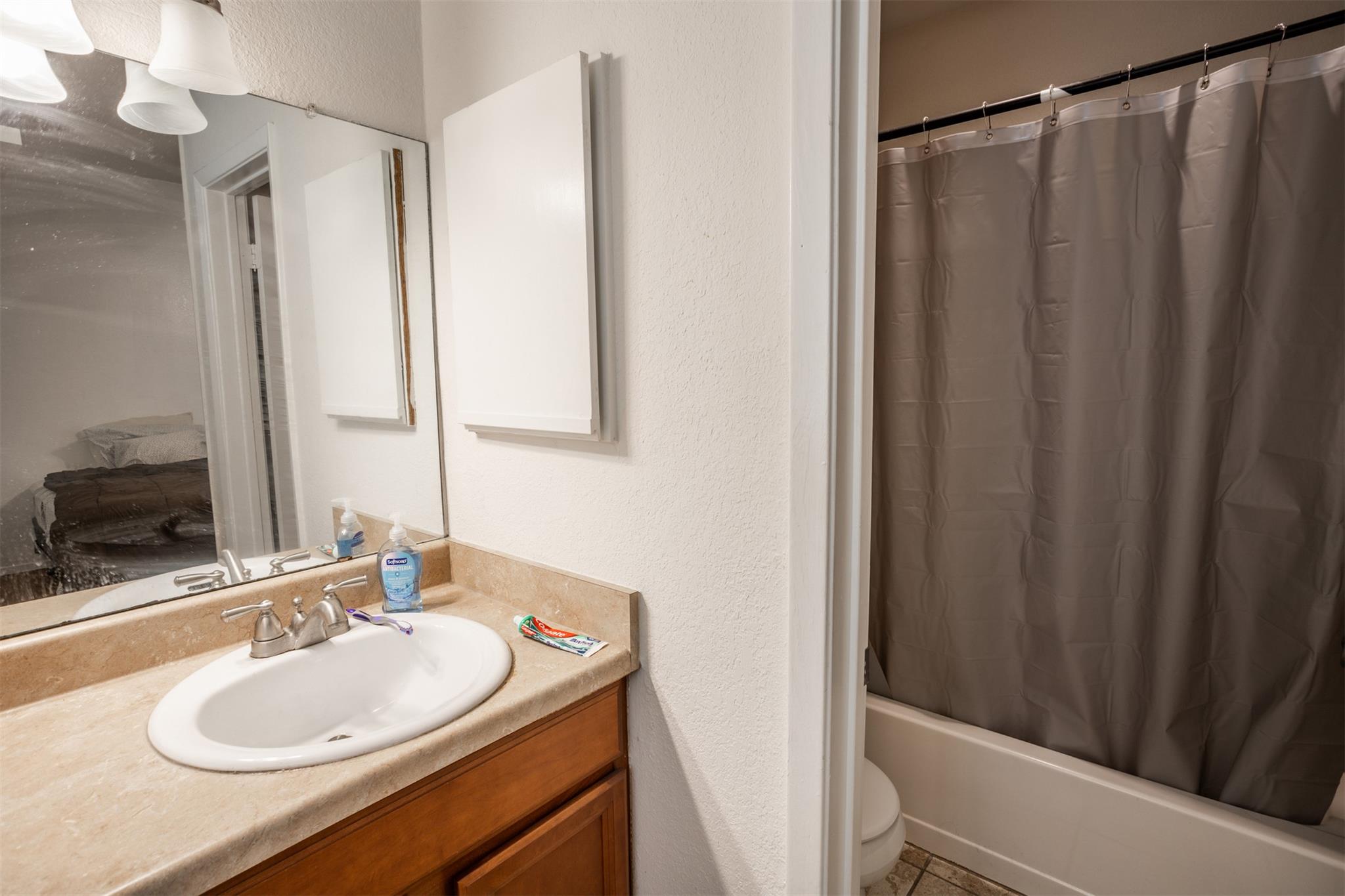 807 W 25th St #102 Property Photo 11