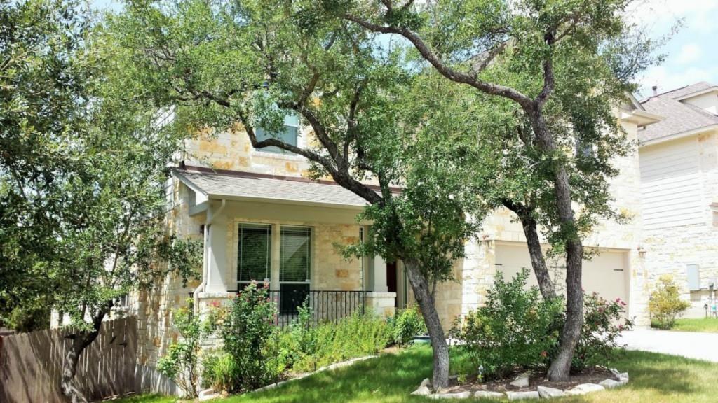 8512 Alophia Dr Property Photo 2