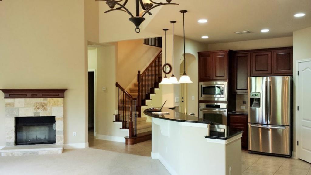 8512 Alophia Dr Property Photo 4