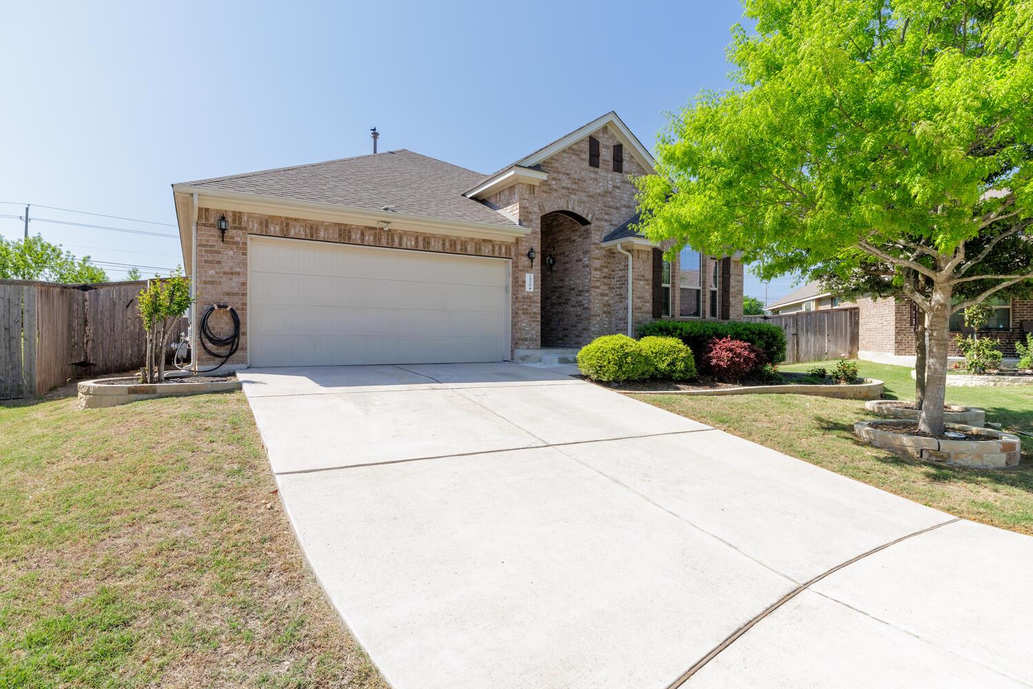 1520 Daylily Loop Property Photo 1