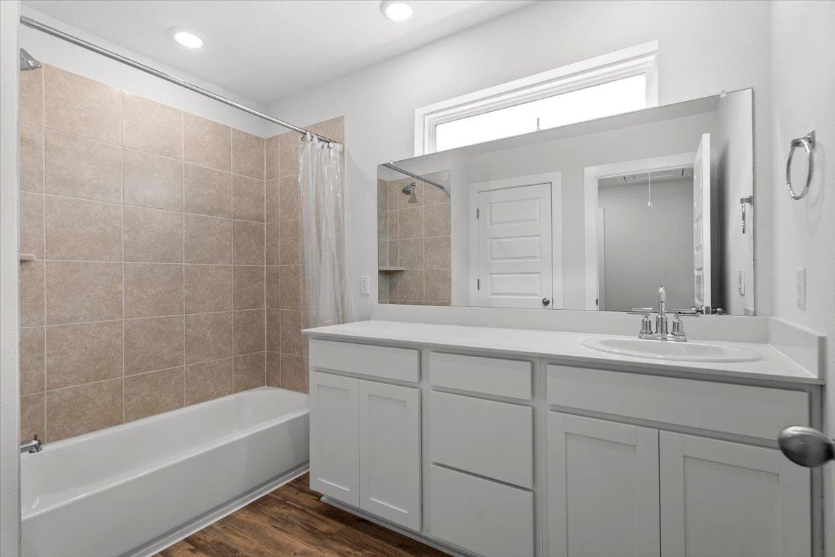7106 Silver Star Ln Property Photo 21