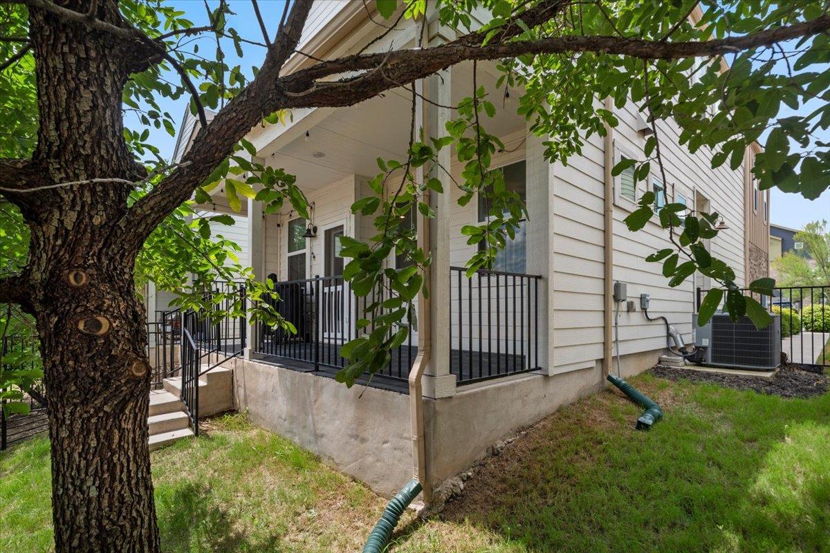 7106 Silver Star Ln Property Photo 32