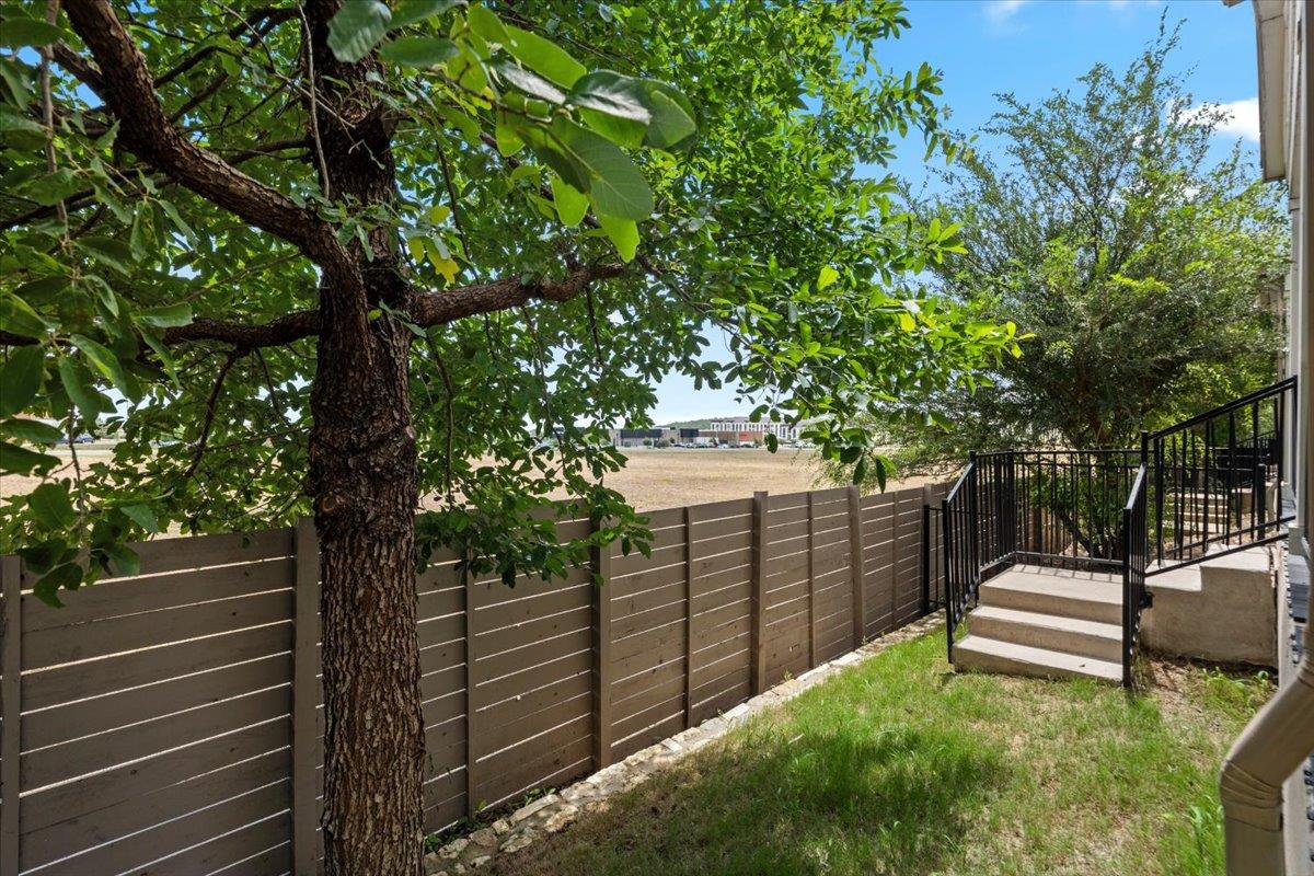 7106 Silver Star Ln Property Photo 33