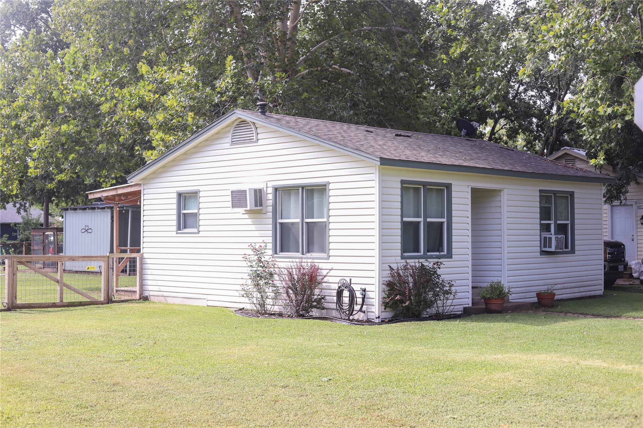 408 Whitehead St Property Photo