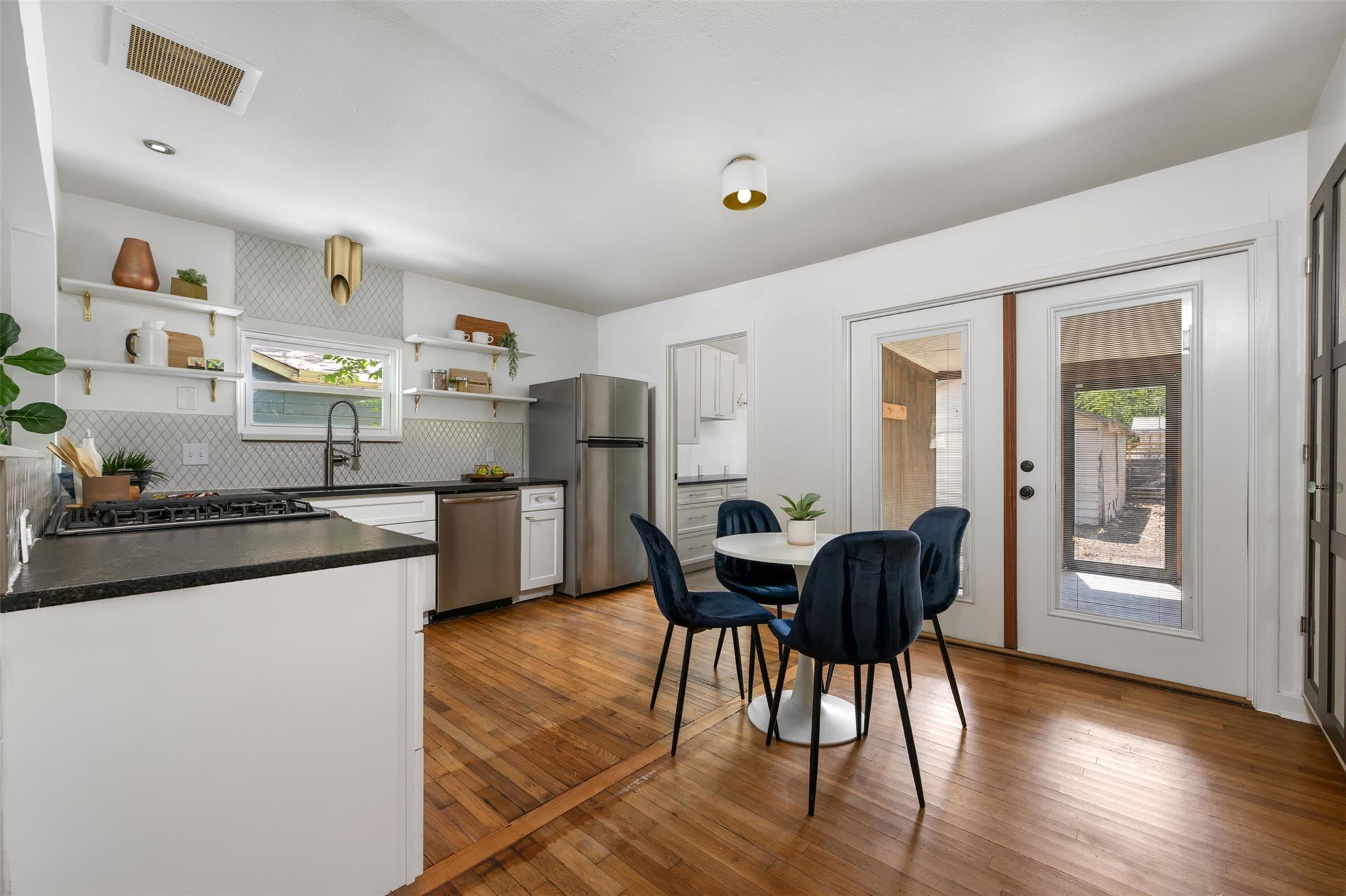 5303 Avenue H None Property Photo 17