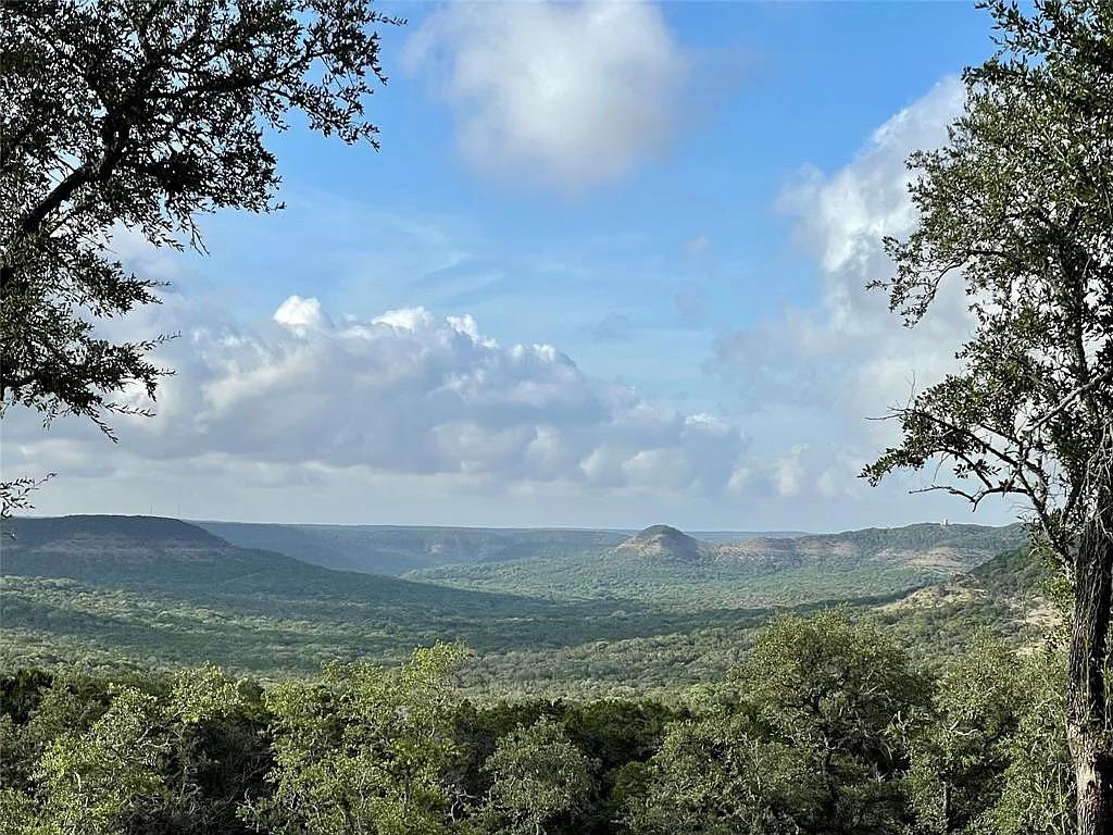 640 Ghost Dancer None Property Photo 1