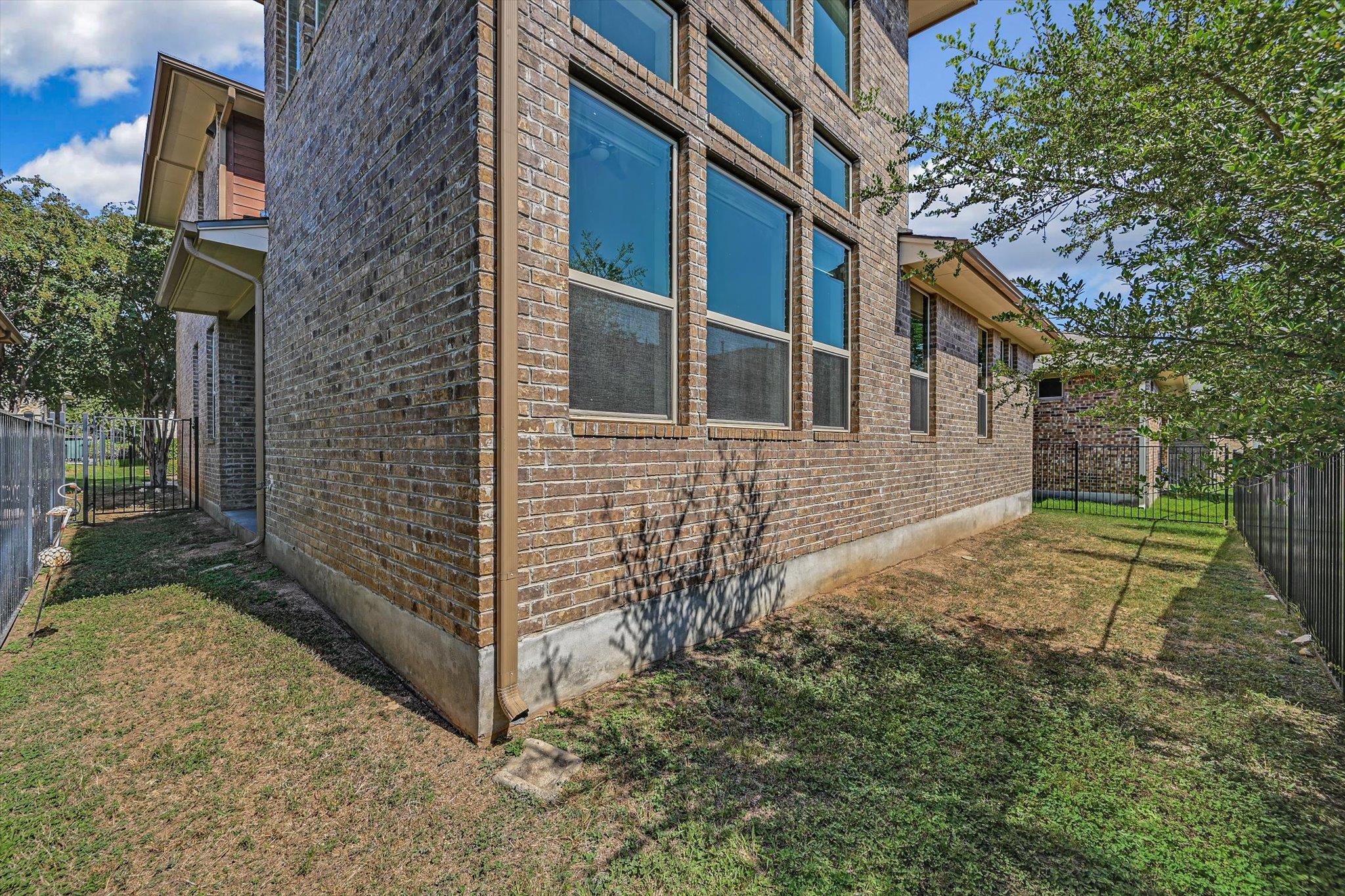 613 E Baylee Love Ln Property Photo 20