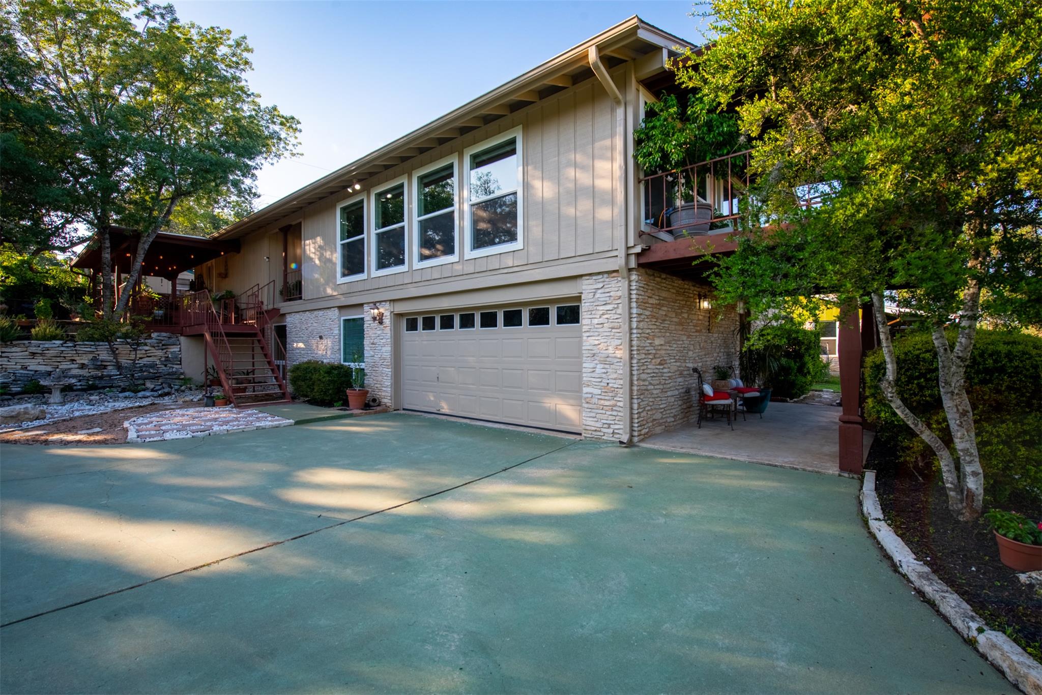 5504 Lands End St Property Photo 2